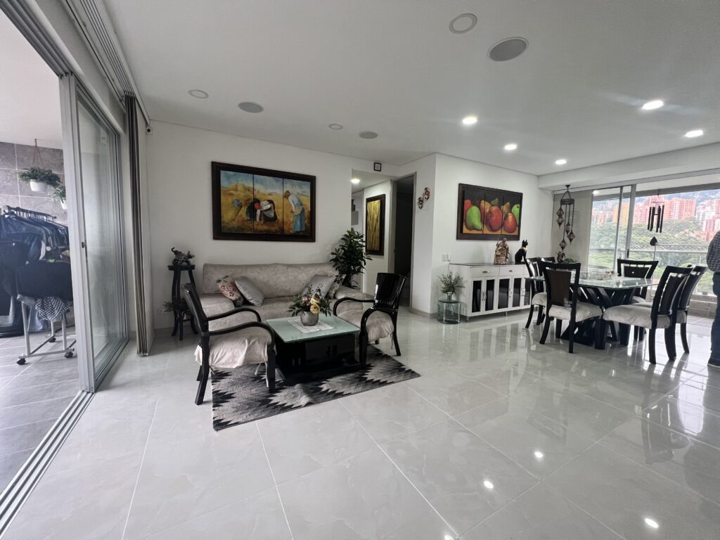 Like New 19th Floor El Poblado Apartment With Just One Unit Per Floor and Rooftop Amenities