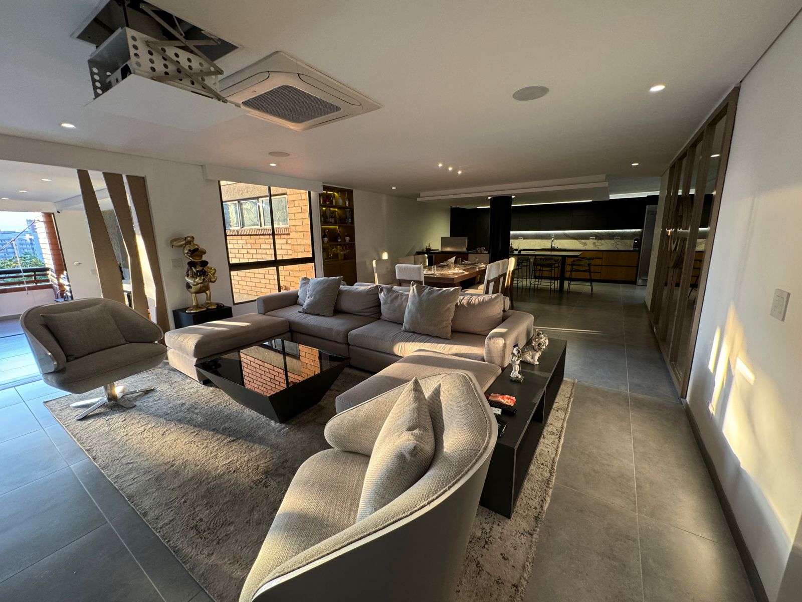 Exclusive, Completely Remodeled 4BR El Poblado Apartment With Modern Finishing’s, A/C, and Direct Elevator Access With One Unit Per Floor Exclusive, Completely Remodeled 4BR El Poblado Apartment With Modern Finishing’s, A/C, and Direct Elevator Access With One Unit Per Floor