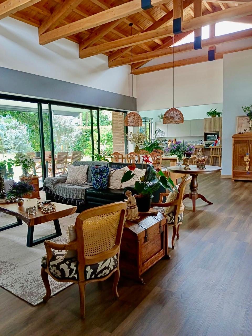 Fairly New 3BR Gated Community Llano Grande Home On Manicured 1/2 Acre Grounds