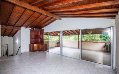 title Price Reduced! Top-Floor Conquistadores (Laureles) Apartment With Huge Private Terrazo and High Ceilings