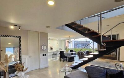 title Two-Level El Poblado Penthouse – Walkable To The Golden Mile With Stunning Views, Huge Closets, and Open-Concept Kitchen