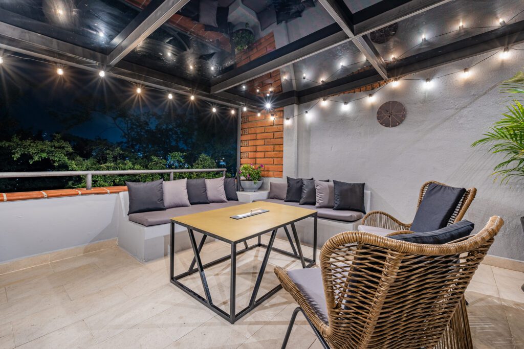 Price Reduced! 4BR El Poblado Duplex Penthouse – High Ceilings, Modern Design, and Great Location For Travelers