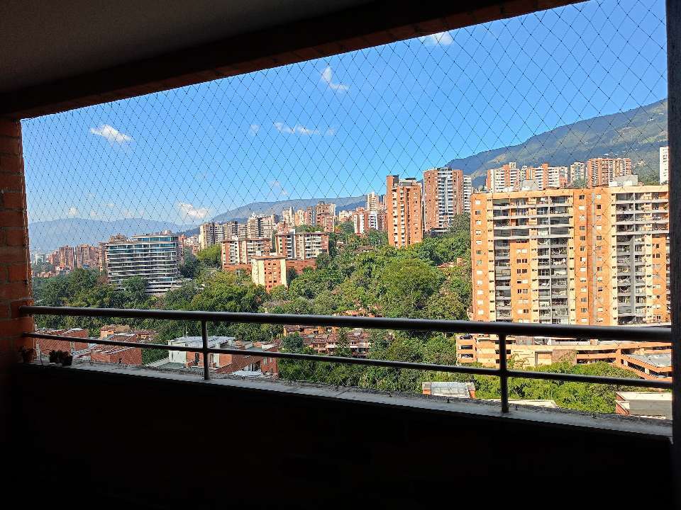3BR Envigado Apartment With Open Concept Kitchen and Panoramic Mountain Views