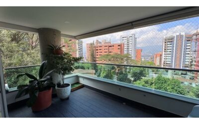 3BR El Poblado Apartment With Large Balcony Space and Island Kitchen – Close To Entertainment