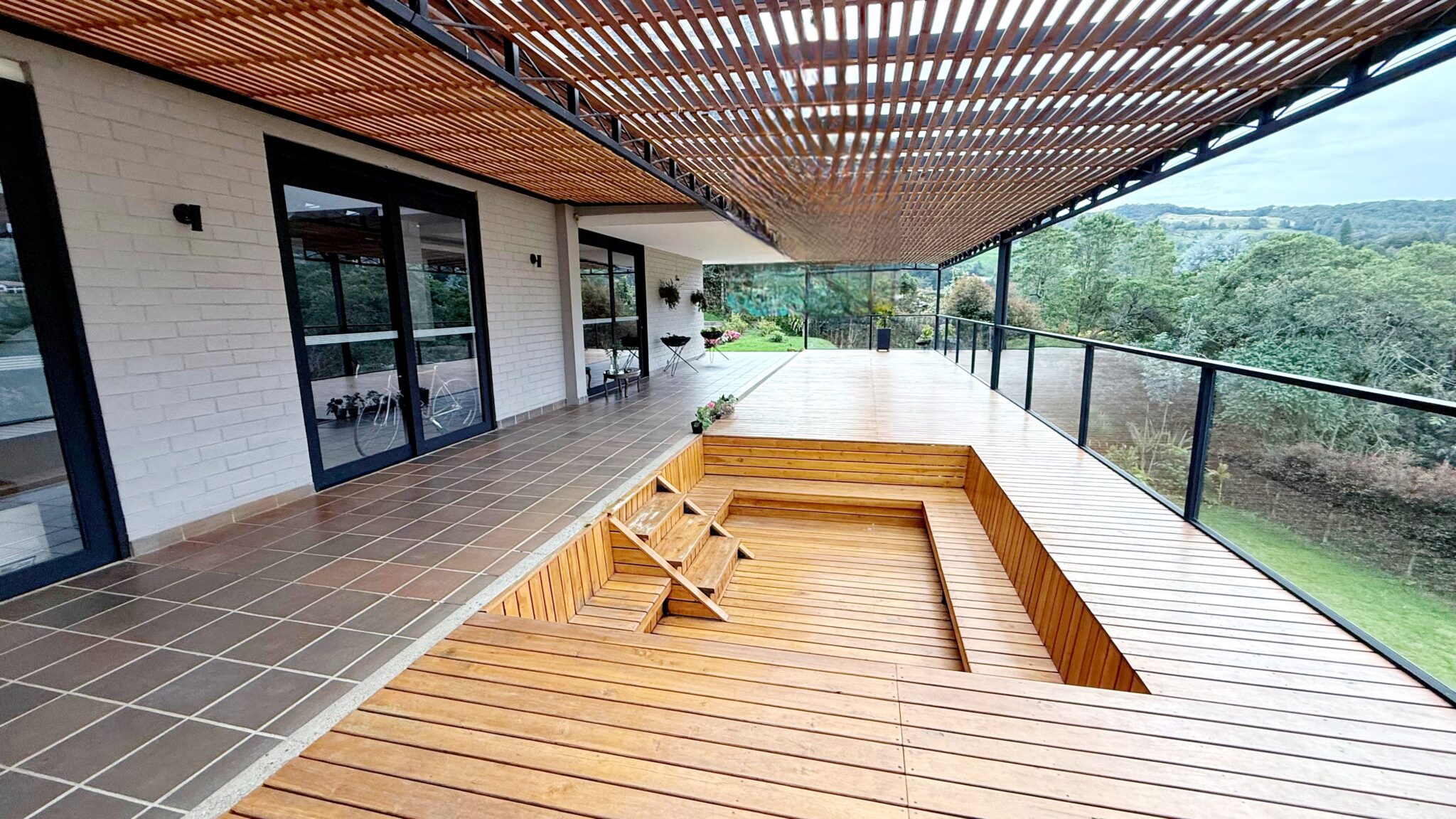 4BR Independent Envigado Home – 25 Minutes From El Poblado With Cooler Weather, No HOA Fees, and Low Taxes 4BR Independent Envigado Home – 25 Minutes From El Poblado With Cooler Weather, No HOA Fees, and Low Taxes