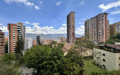 title Recently Remodeled 3BR El Poblado Apartment – An Eight Minute Walk To Provenza With Open Concept Kitchen