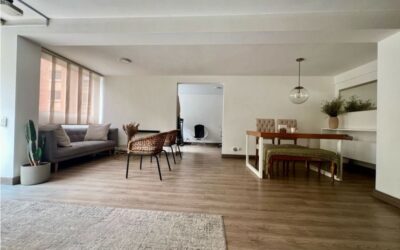 title 3BR El Poblado Apartment: Remodeled with Modern Kitchen and Green Views in Castropol