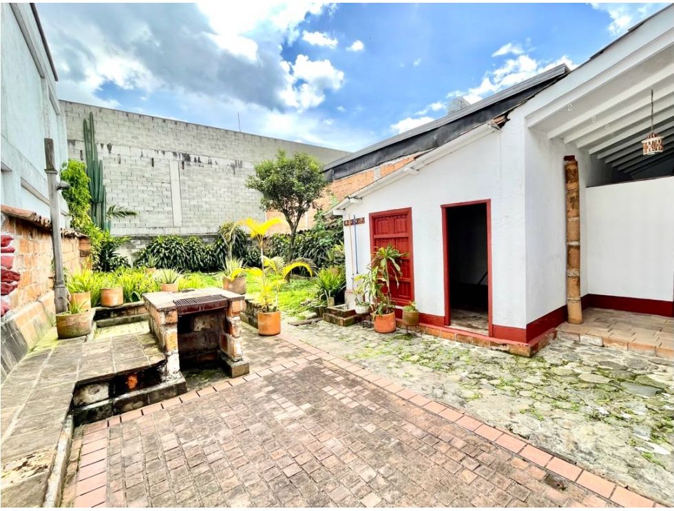 Commercial Opportunity! Independent House In Envigado’s City Center With Ability To Build Up To 12 Floors