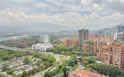 title Bargan Priced Apartment Suite, El Poblado | 1BR Golden Mile w/ Views