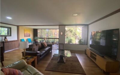 title Prime Location! 3BR El Poblado Apartment Steps From Provenza On Quiet Cul-de-Sac Street