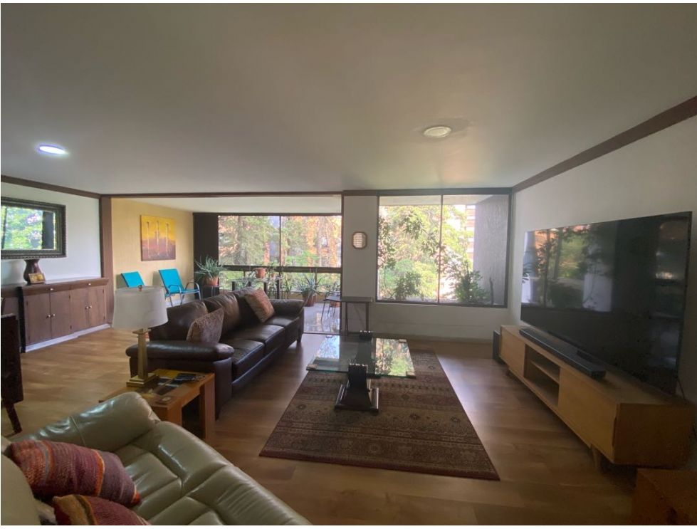 Prime Location! 3BR El Poblado Apartment Steps From Provenza On Quiet Cul-de-Sac Street