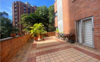 3BR El Poblado Apartment with Private Terrace in Provenza – Steps from Entertainment