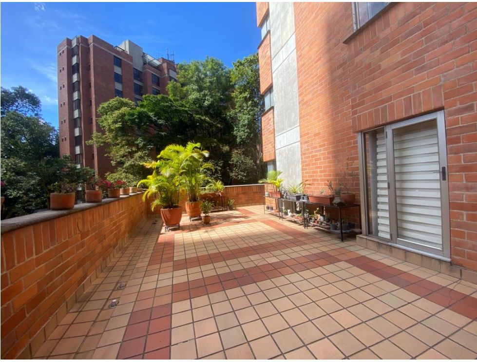 3BR El Poblado Apartment with Private Terrace in Provenza – Steps from Entertainment