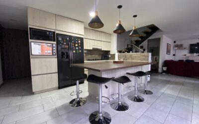 title Two-Level, Below Market 3BR Envigado Penthouse with Complete Amenities