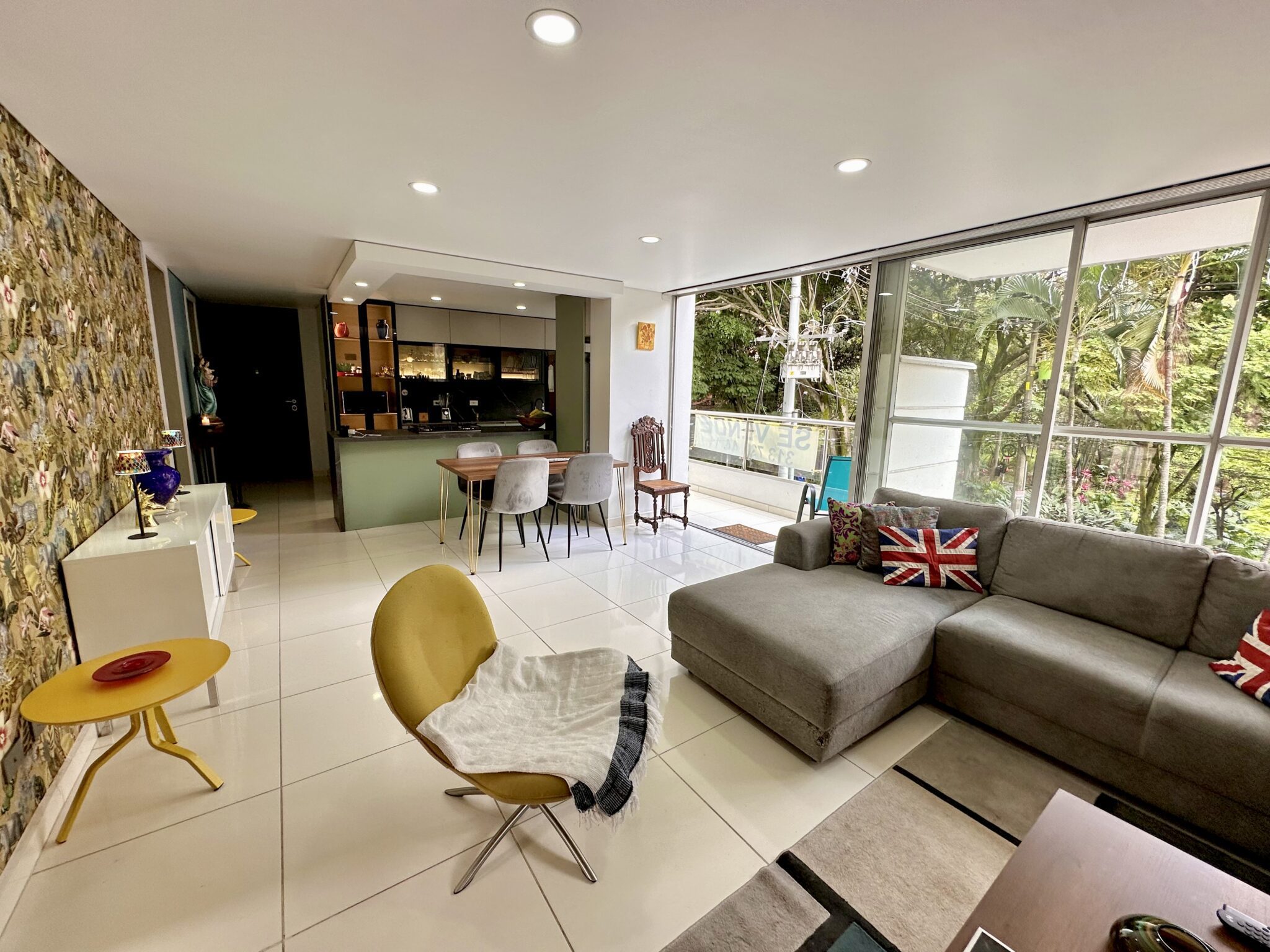 Price Drop! 3BR Laureles Apartment with Huge Terrace and Remodeled Kitchen