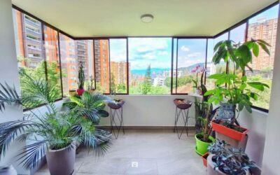Remodeled 2BR El Poblado Apartment With Green Views and Open Concept