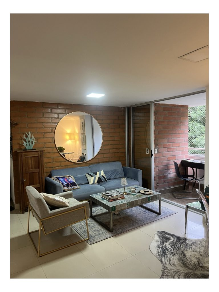 Low Fee 3BR Apartment In The Heart Of Laureles With Just One Unit Per Floor Low Fee 3BR Apartment In The Heart Of Laureles With Just One Unit Per Floor