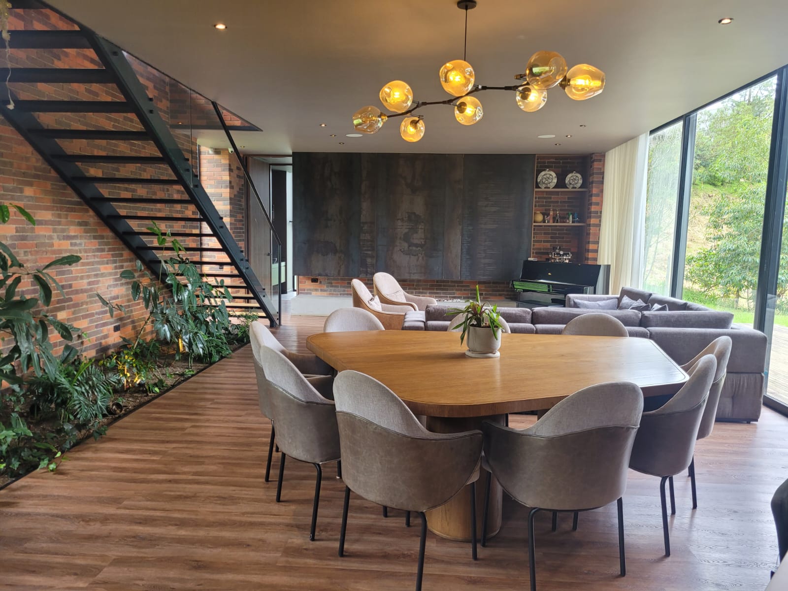 Newly Constructed Luxury Home In Envigado – Complete With 1,700 Sq Ft Guest House Along The Road To El Retiro Newly Constructed Luxury Home In Envigado – Complete With 1,700 Sq Ft Guest House Along The Road To El Retiro