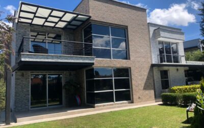 Luxurious Two-Level Gated Community Home in Envigado – Perfect Location Near Indiana Mall