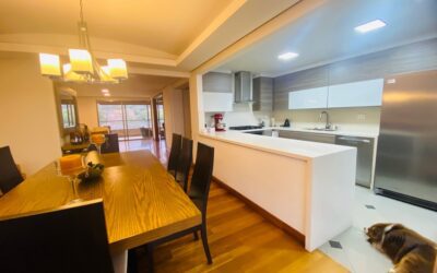 Spacious 3BR Unit With Hardwood Flooring Near El Tesoro in El Poblado