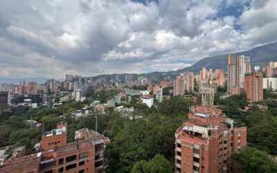 title Spacious El Poblado 3BR Classic – Five Minutes From Provenza