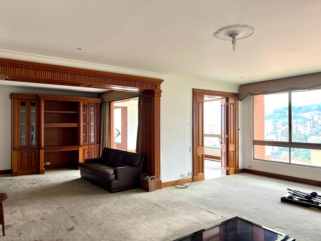 Price Reduced! Two-Level Penthouse With 360 Degree Views Of Medellin – Walkable To Provenza