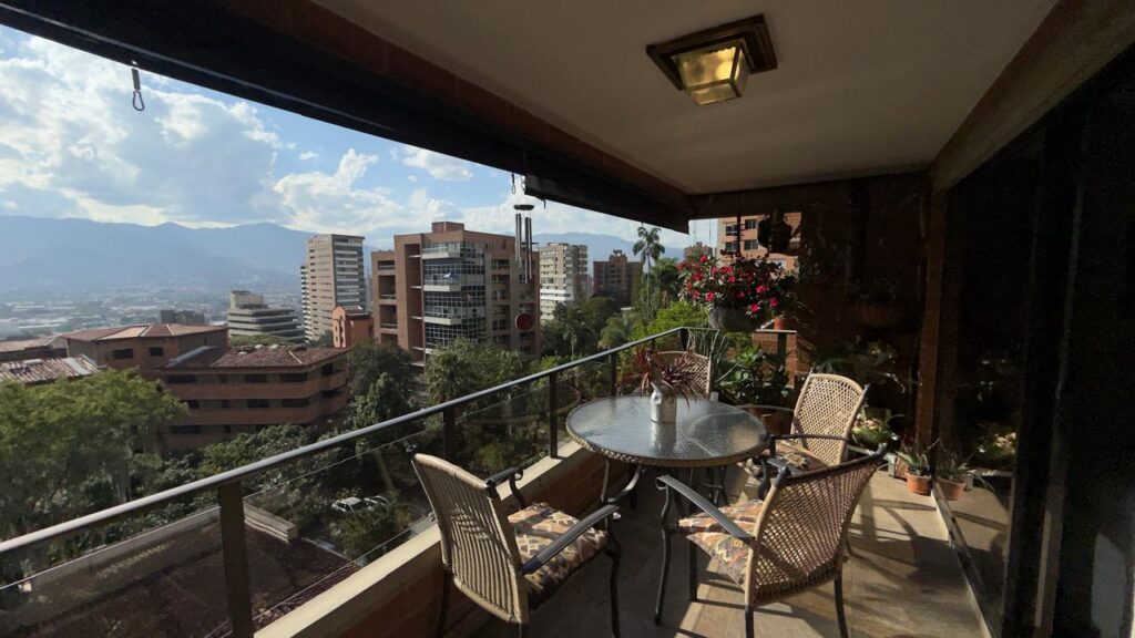 Spacious 4BR El Poblado Apartment | Castropol Location
