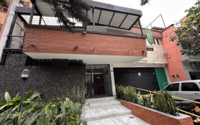 Massive Three Story Commercial Opportunity in Segundo Parque de Laureles