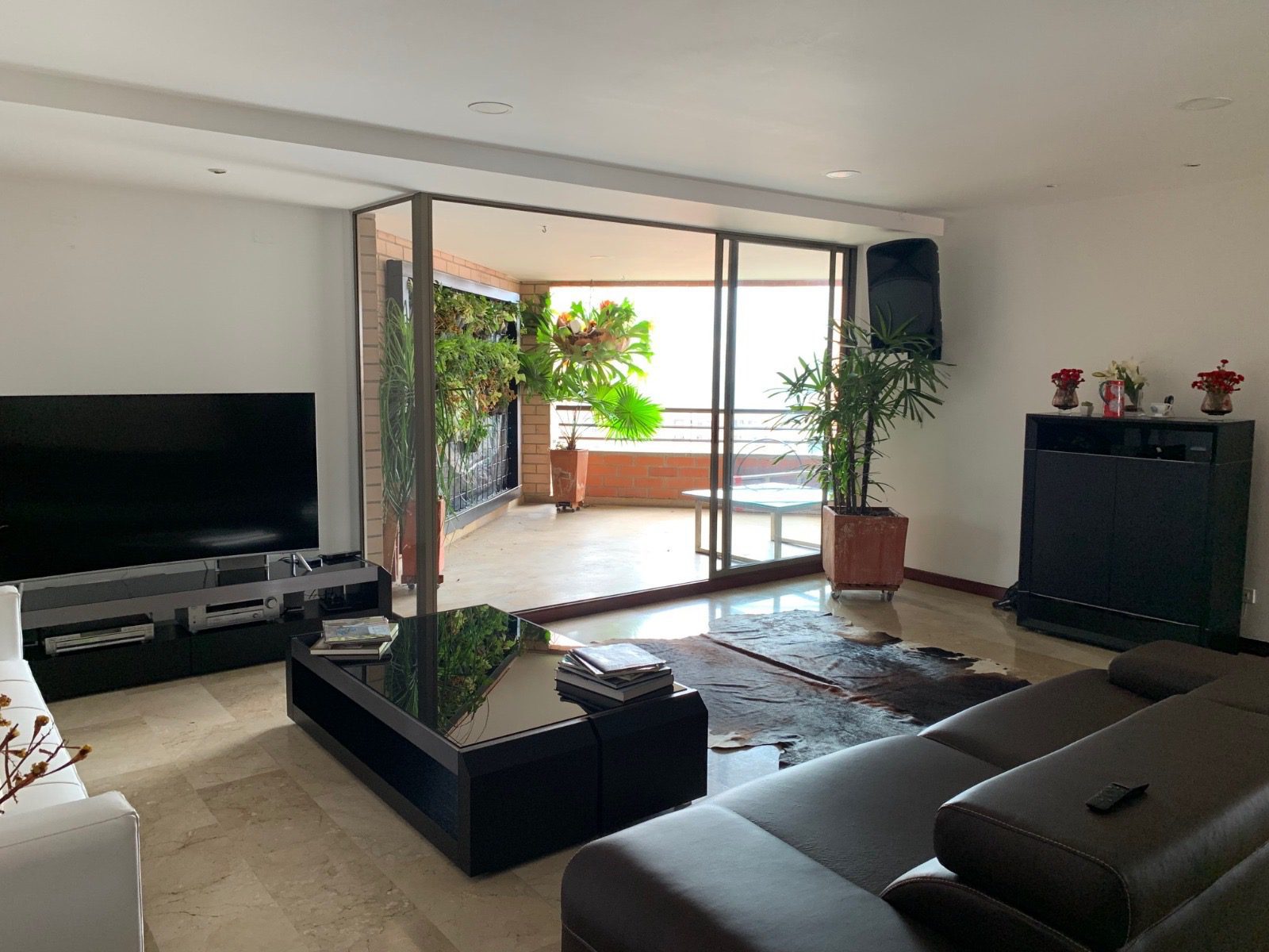 Panoramic High-Floor 3BR Residence – Provenza, El Poblado