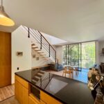 Top-Floor, Short-Term Rental Apartment With Private Terrace and Jacuzzi