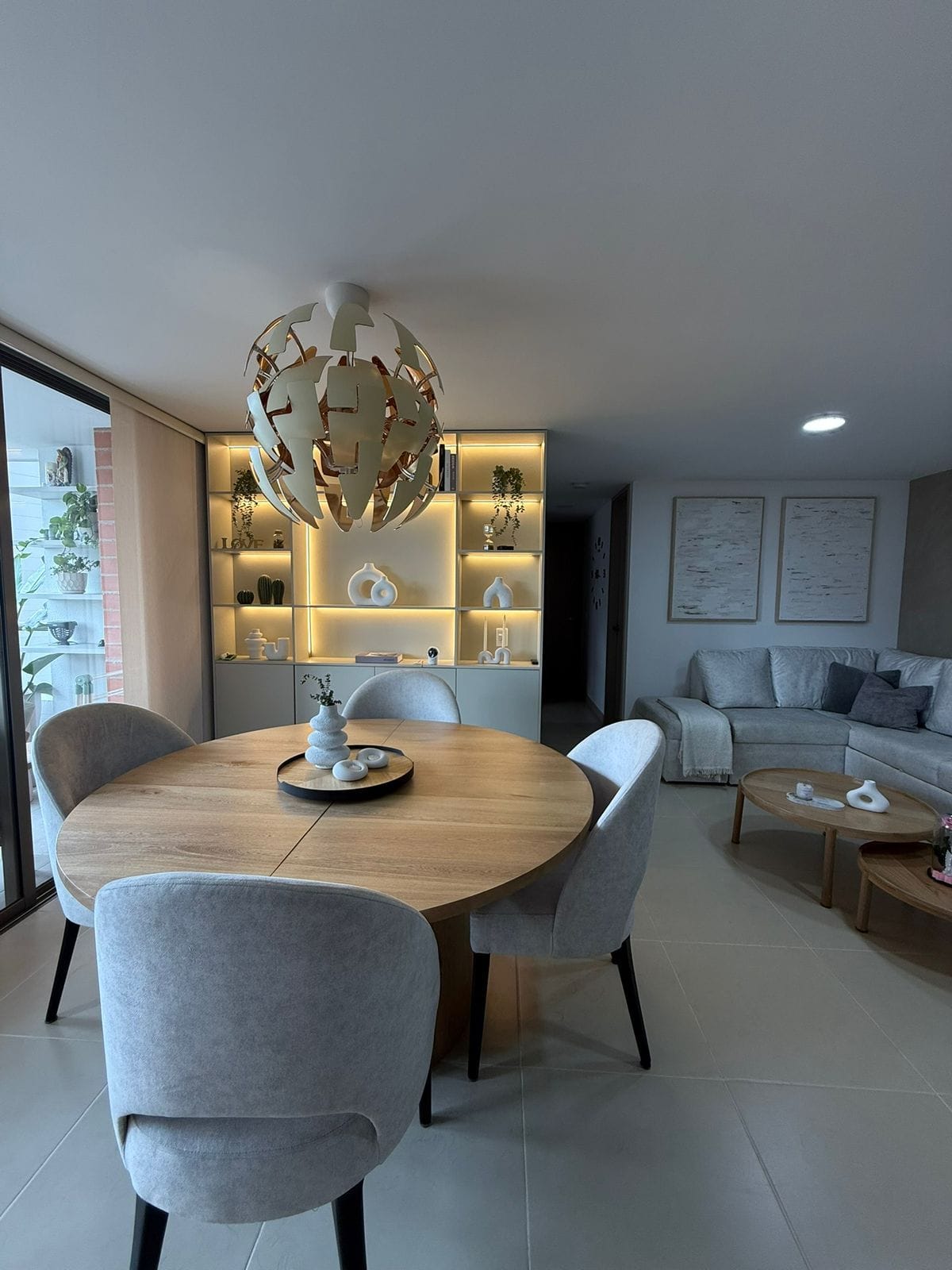 High-Floor 3BR Apartment in Sabaneta with Premium Amenities and Special View High-Floor 3BR Apartment in Sabaneta with Premium Amenities and Special View