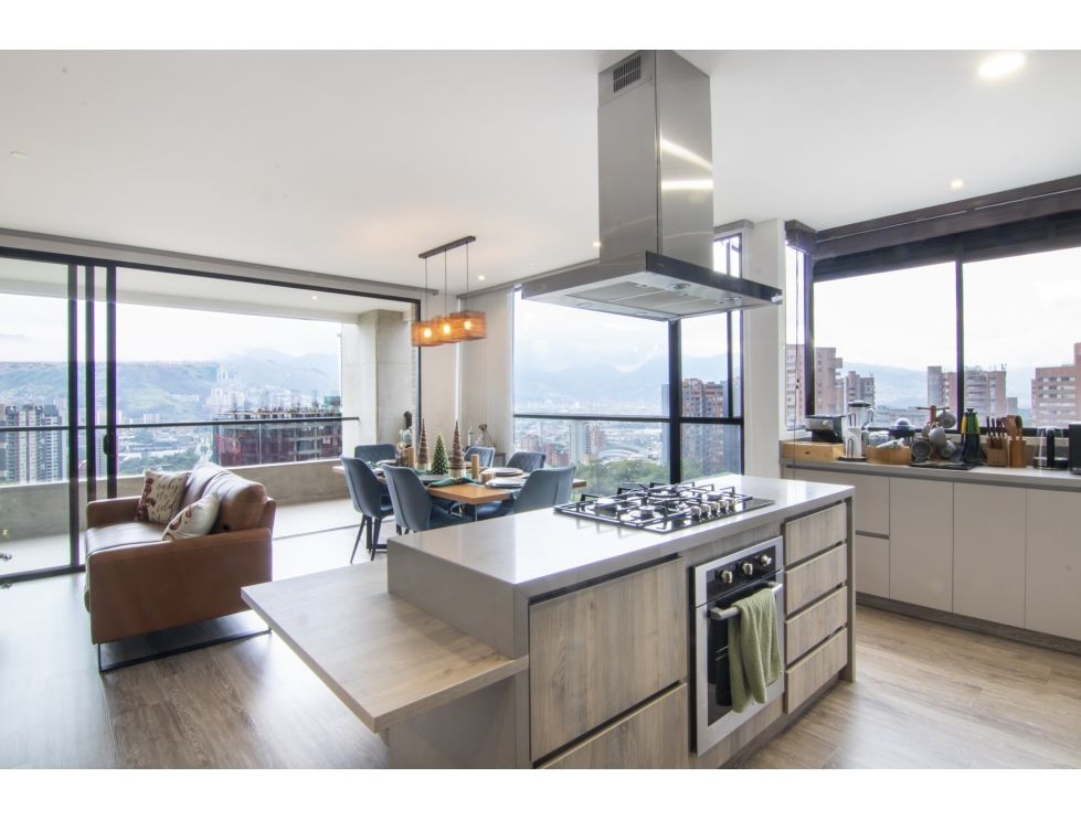Fairly New, 2BR El Poblado Apartment – Walkable To Santa Fe Mall