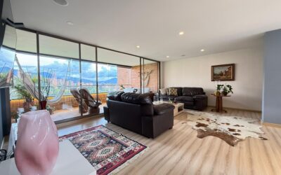 Bright High-Floor Apartment with Scenic Views in El Poblado