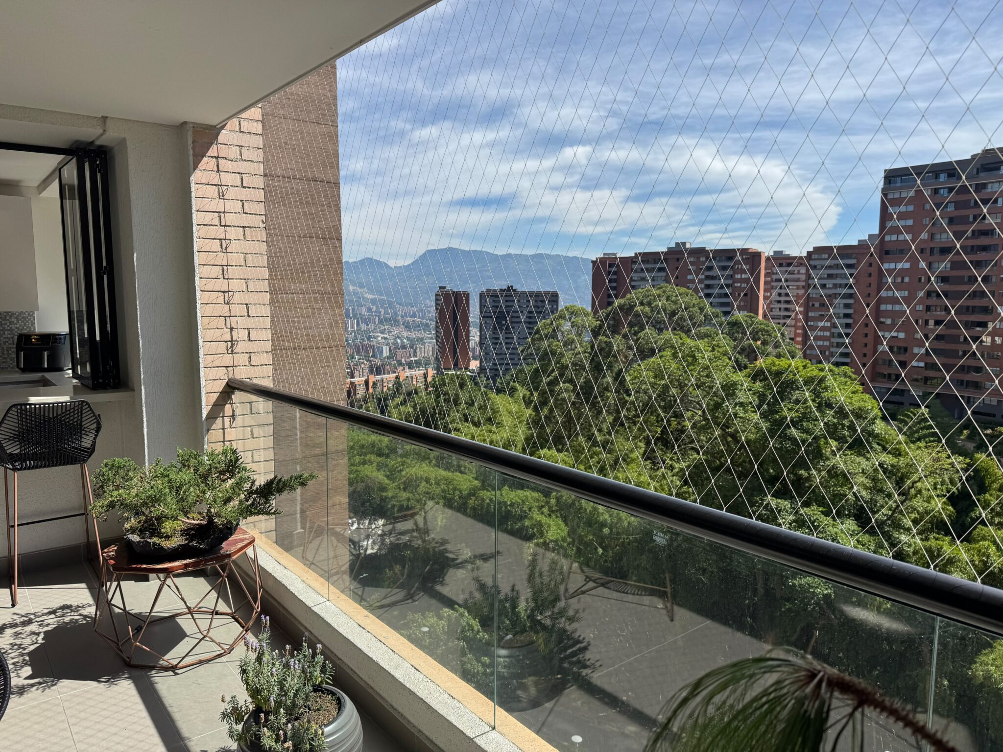 Modern High-Floor Residence in Loma de las Brujas, Envigado Modern High-Floor Residence in Loma de las Brujas, Envigado