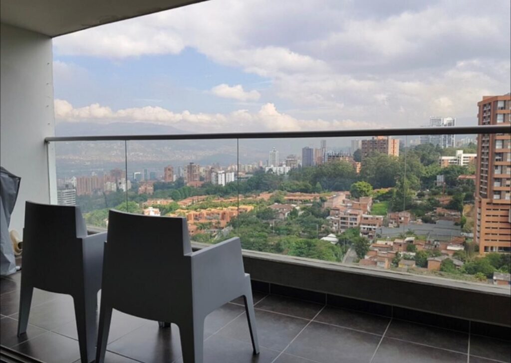 High-Floor 2BR Unit With City Views | Envigado