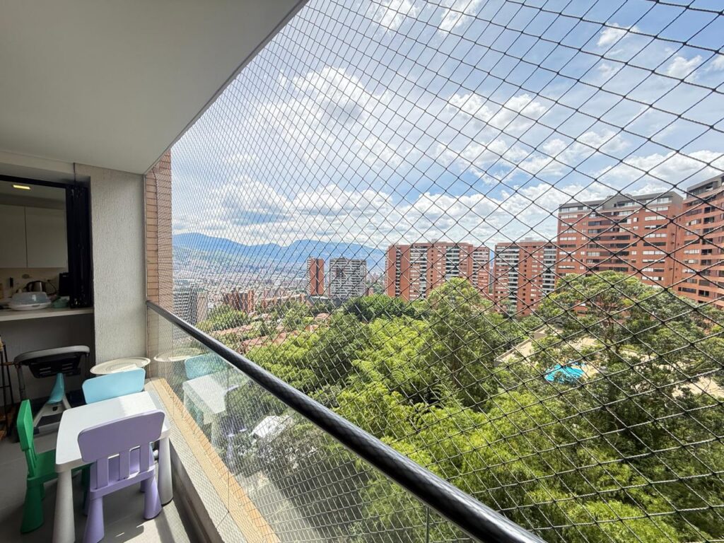 Spacious High-Floor 3BR Apartment With Views | Envigado