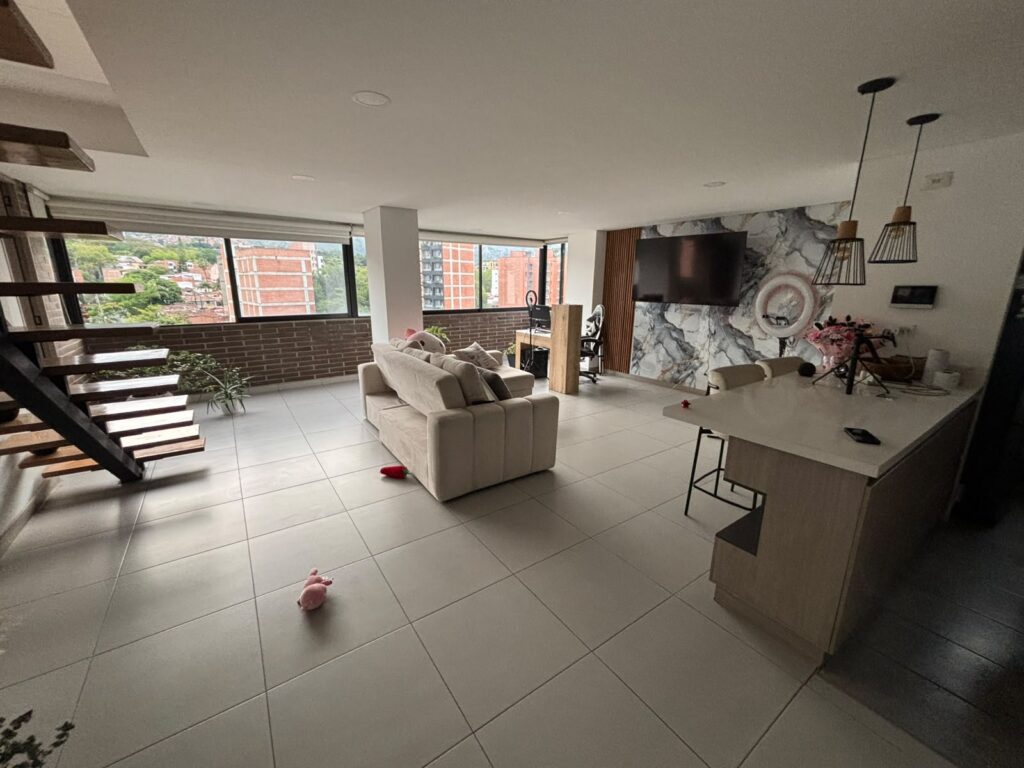 3BR Penthouse with 360-Degree Panoramic Terrace | Laureles
