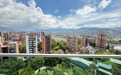 Luxury High-Floor Penthouse with Panoramic Views | El Poblado