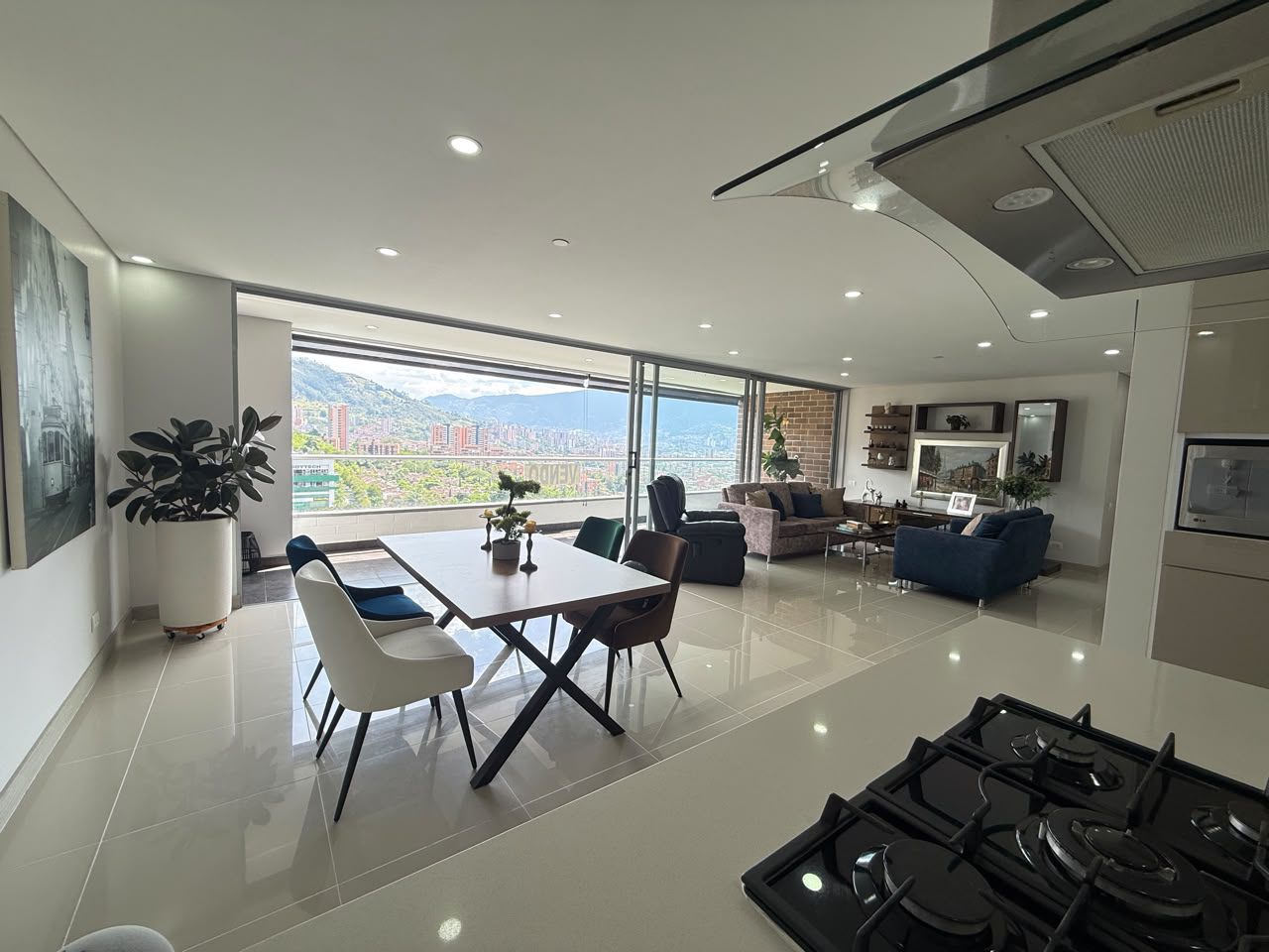 Spacious Modern 3BR Residence with Complete Amenities | Envigado