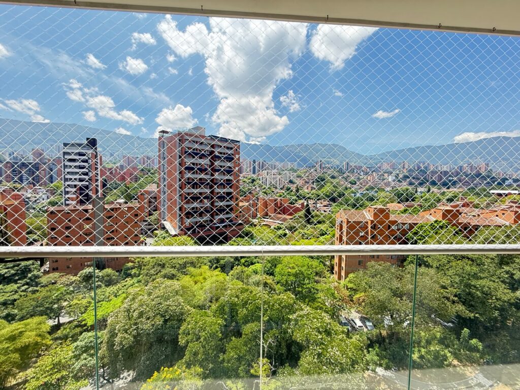 Fairly New 3BR Unit With Low Carrying Costs | Envigado