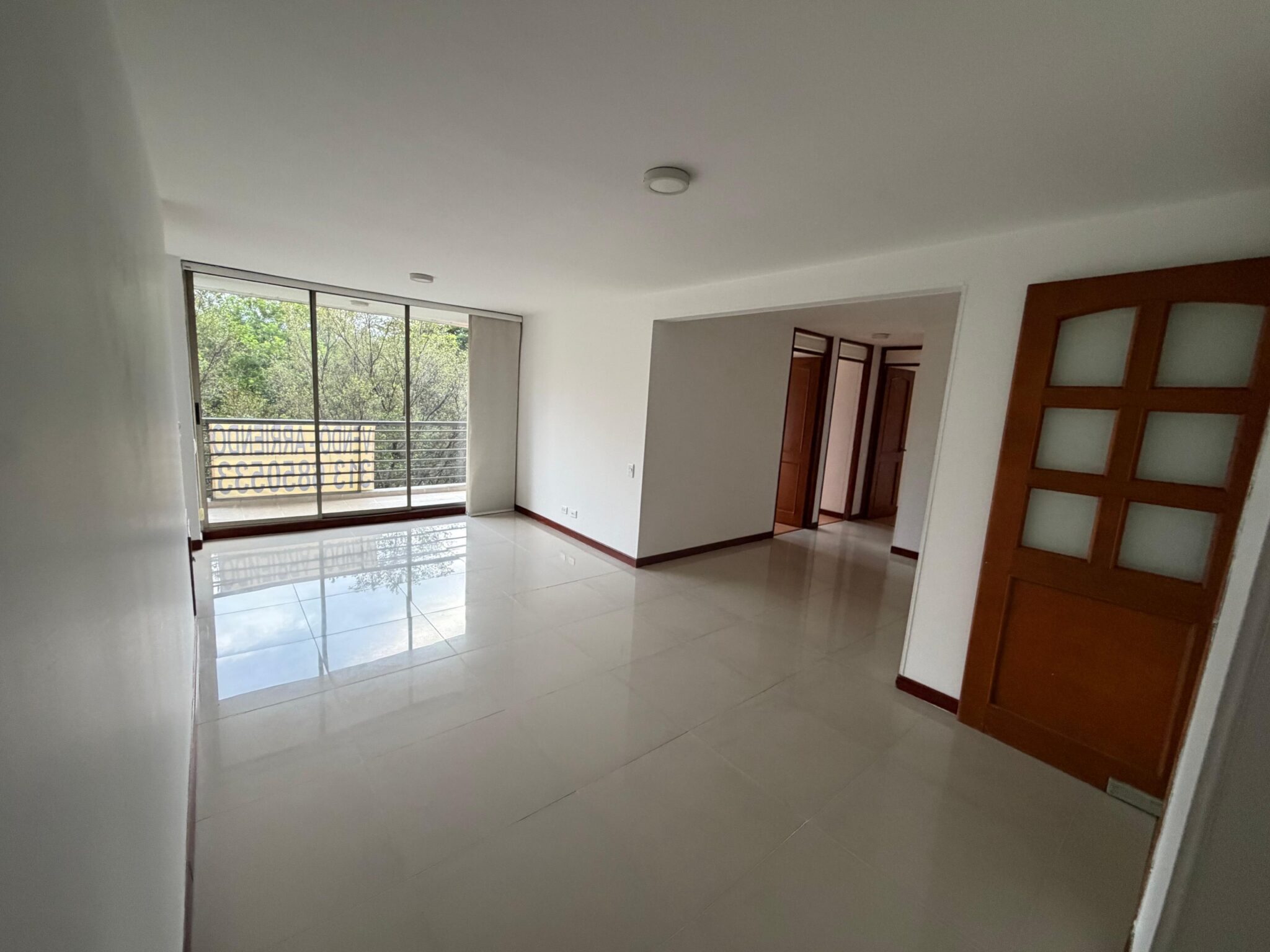 Renovated Three-Bedroom Residence with Oak Finishes | Envigado Renovated Three-Bedroom Residence with Oak Finishes | Envigado