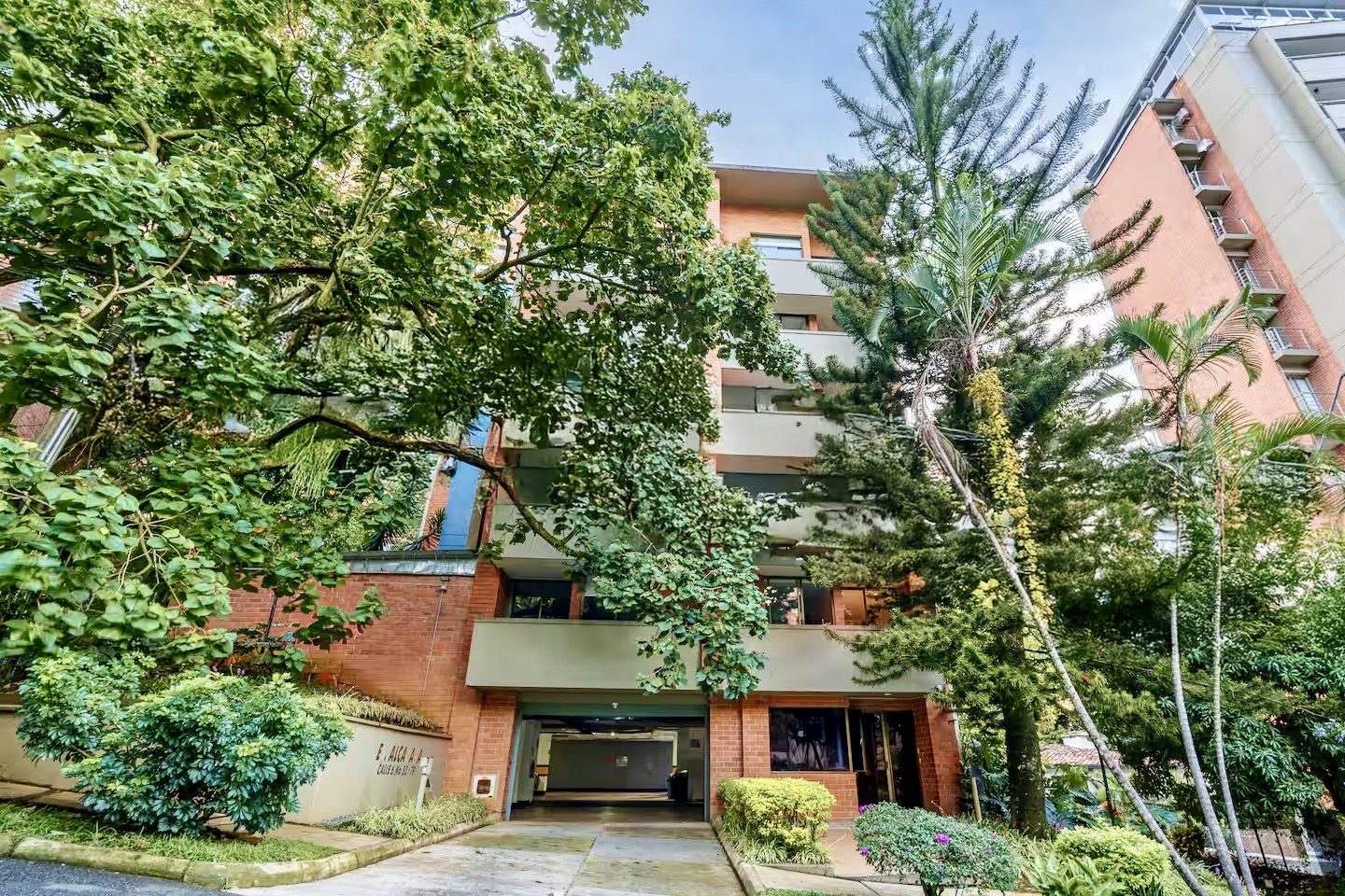 Remodeled 1BR Unit With A/C In Provenza | El Poblado