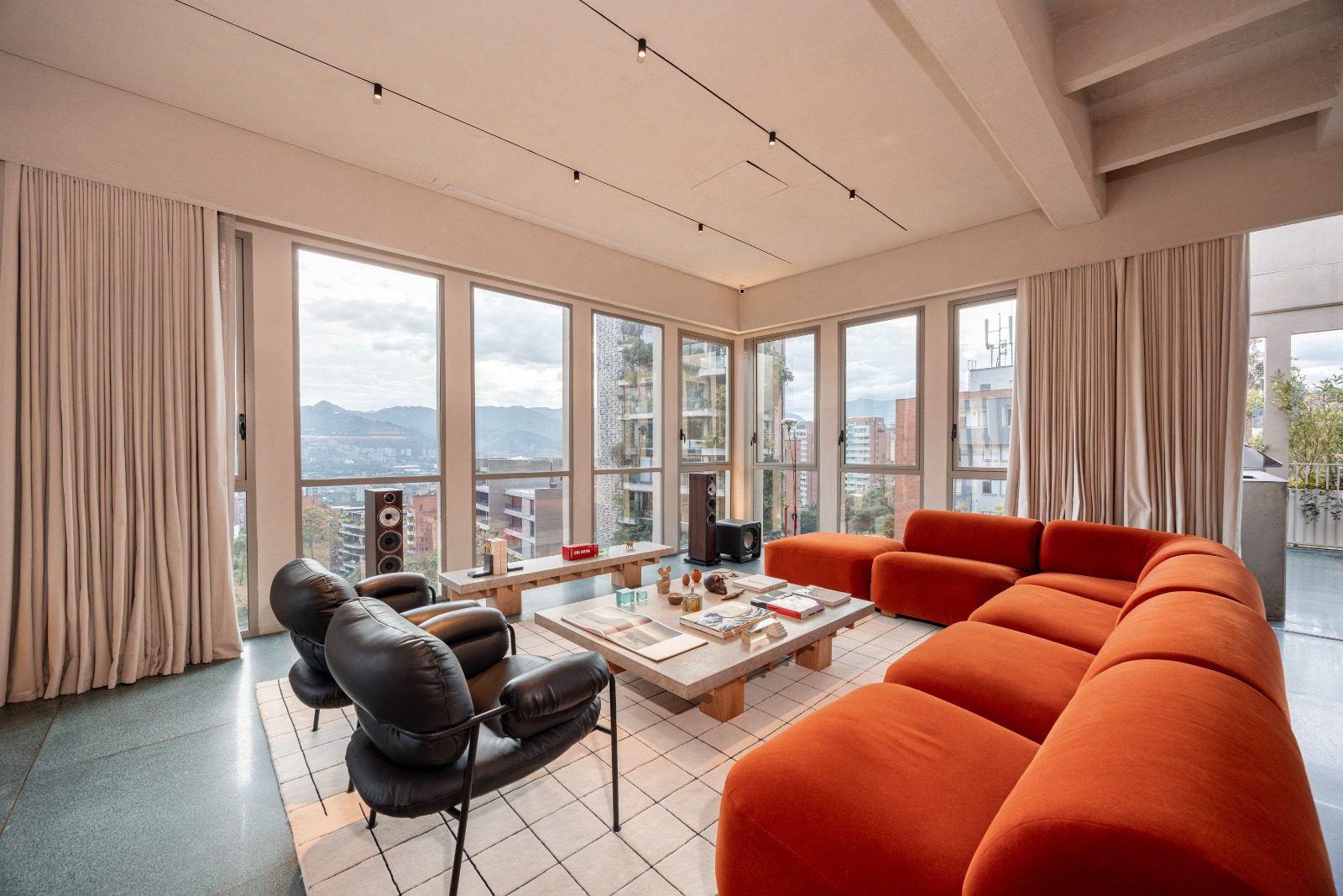Exclusive Modern Duplex Penthouse with Private Jacuzzi | El Poblado Exclusive Modern Duplex Penthouse with Private Jacuzzi | El Poblado