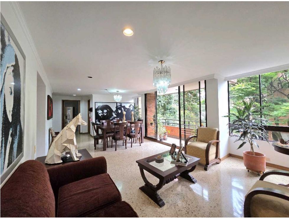 3BR Two-Level Penthouse Renovation Opportunity | La Tomatera, El Poblado