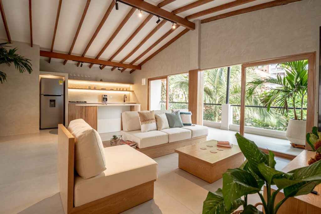 3BR High Yield Unit with Private Terrace & Jacuzzi | Laureles