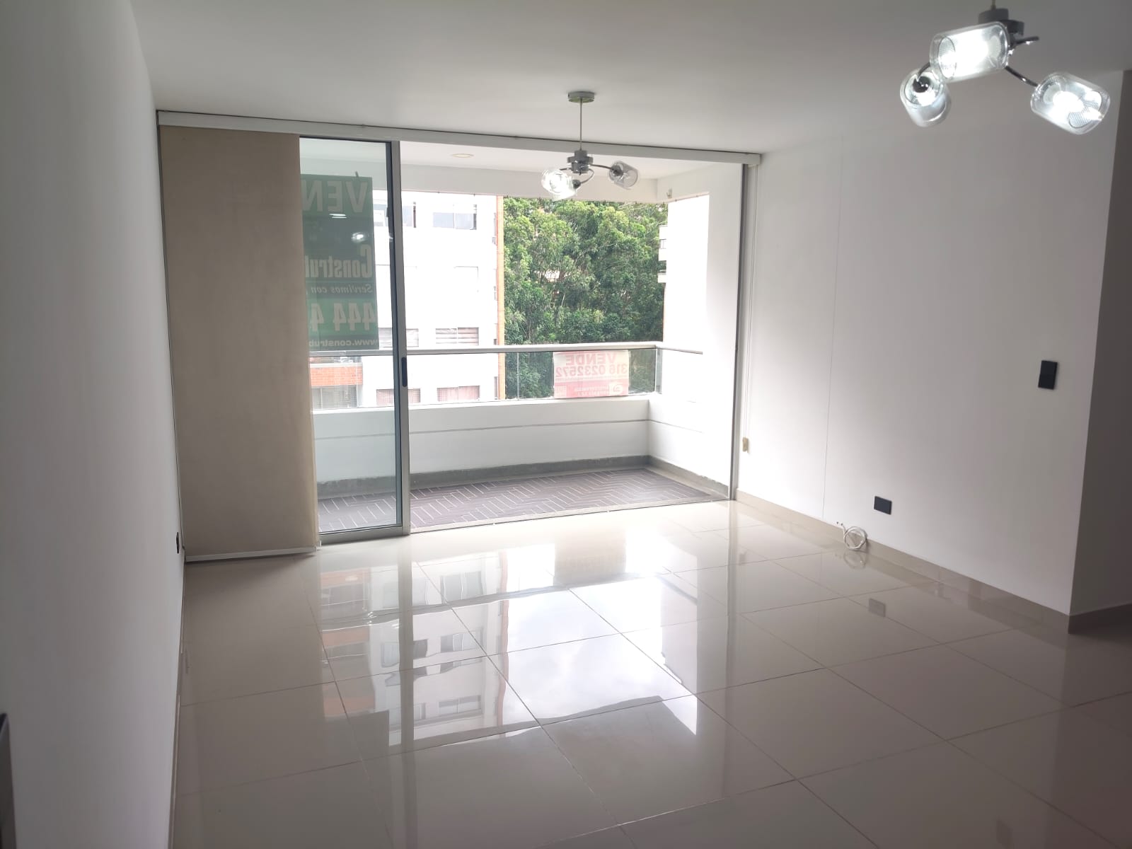 3BR High-Floor Residence Near Main Sabaneta Park | Sabaneta
