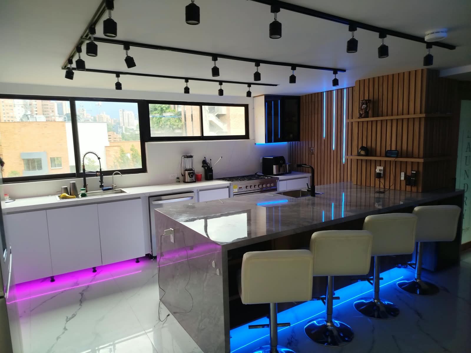 5BR Remodeled Luxury Penthouse with Wellness Suite | Provenza 5BR Remodeled Luxury Penthouse with Wellness Suite | Provenza