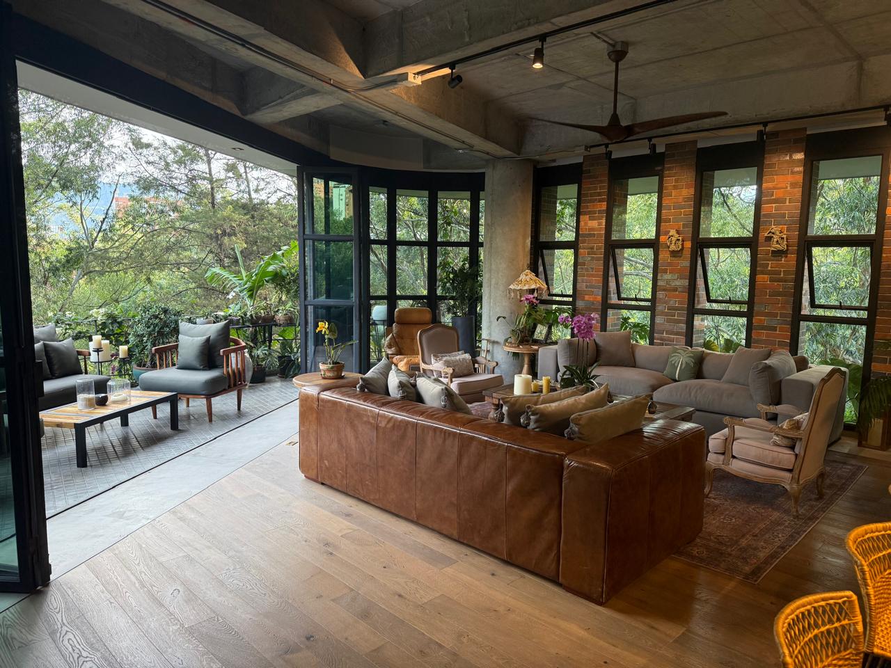 2BR Modern Residence in Boutique Building | Campestre, El Poblado 2BR Modern Residence in Boutique Building | Campestre, El Poblado