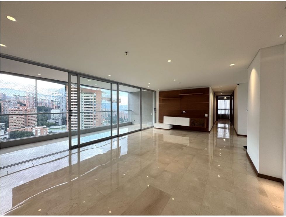4BR High-Floor Residence Walkable To El Tesoro | El Poblado 4BR High-Floor Residence Walkable To El Tesoro | El Poblado