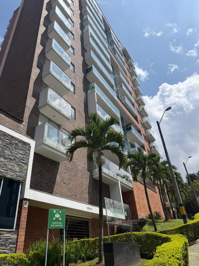 Low Cost, 2BR Bright Apartment with Two Balconies | Envigado